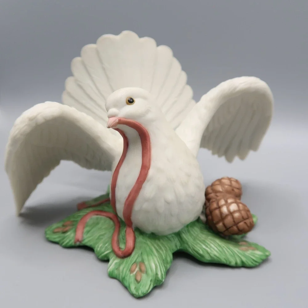 Vintage 1992 Enesco White Dove Figurine with ribbon and acorn Open wings